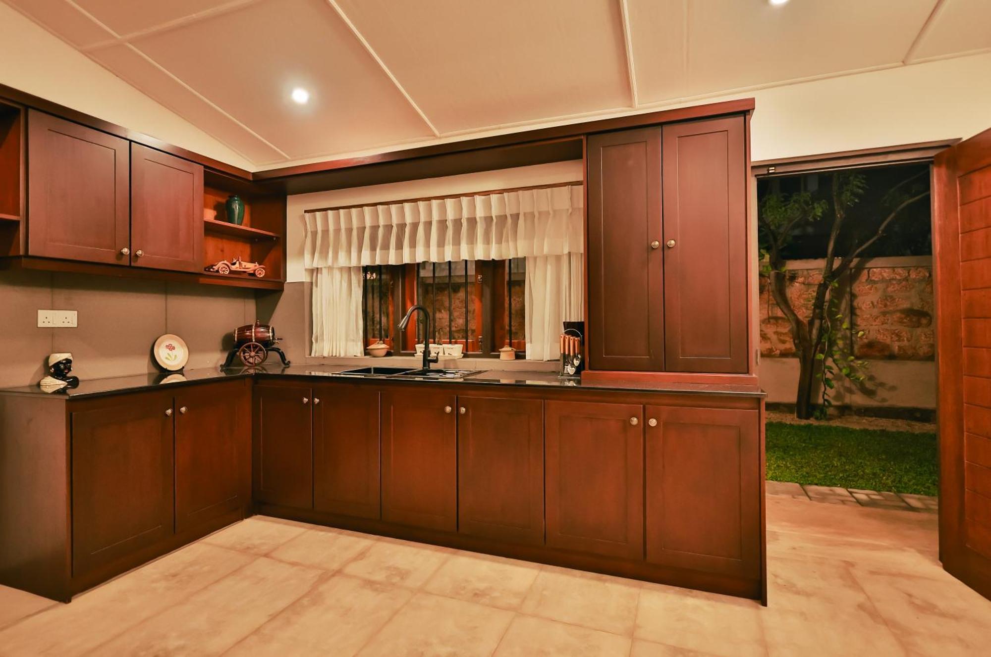 City Oasis 66 Negombo Exterior photo